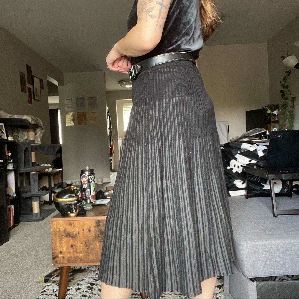 Elegant Black Pleated ombré Skirt